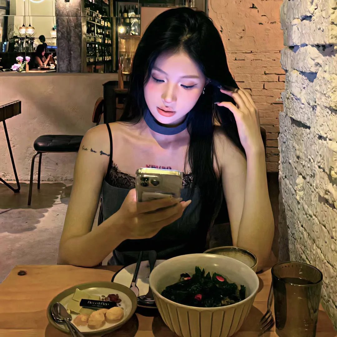 女生联谊会的美女粘球